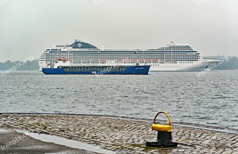 Kieler Firth Harbour Entrance Cruise Ship Freighter Entrance To The Nord-ostsee-kanal