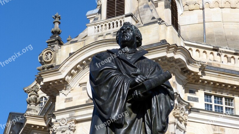 Martin-luther-still Image Dresden Sculpture Frauenkirche Luther