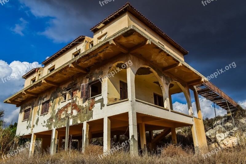 House Destroyed Abandoned Destruction Damage