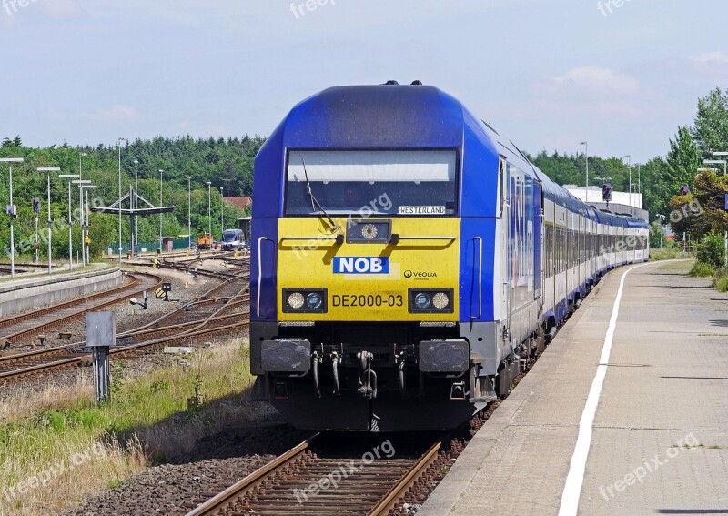 Train Station Husum Platform Gateway Regional-express Hamburg-westerland