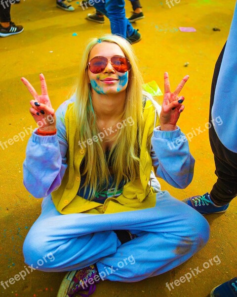 The Festival Of Colors Holly Moscow Hug 2017