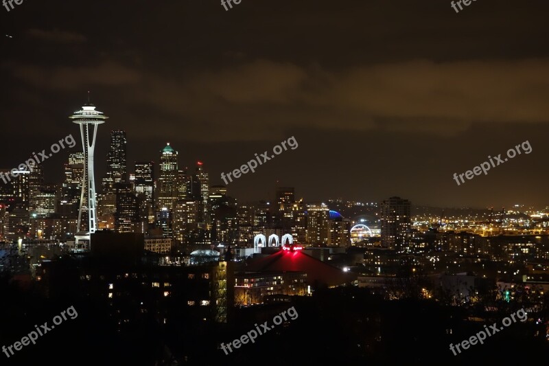 Seattle Night View The Space Needle 燈 A Surname