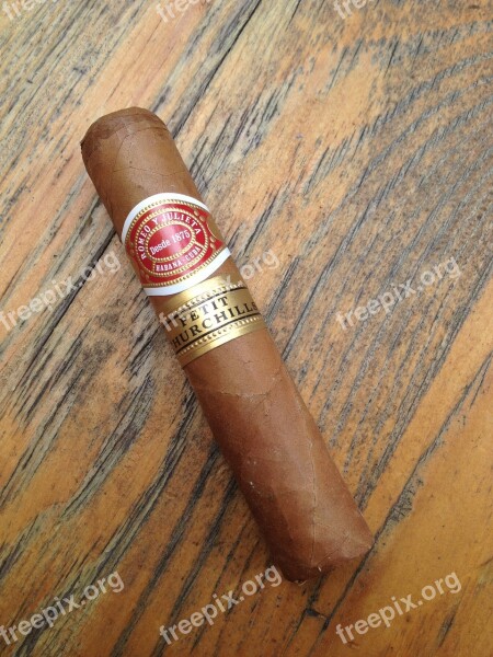 Romeo Y Julieta Cigar Petit Churchill Habana Cuba