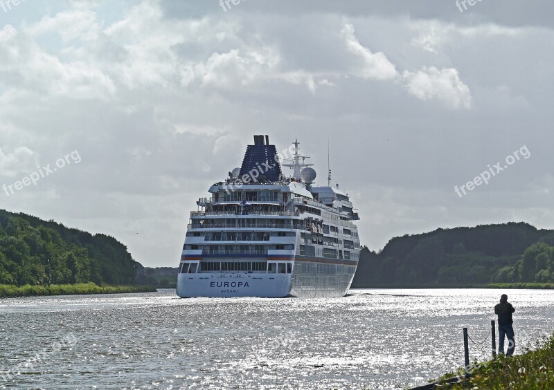 North America Crusaders Passage Kiel-hamburg Europe