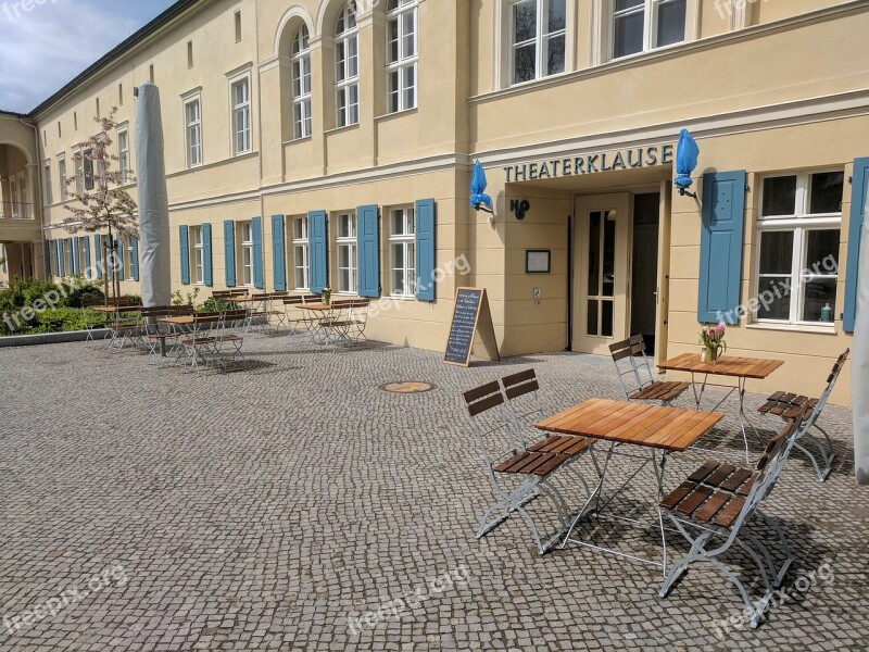 Theatre Of The Hermitage Cafe Forecourt Dining Tables Architecture