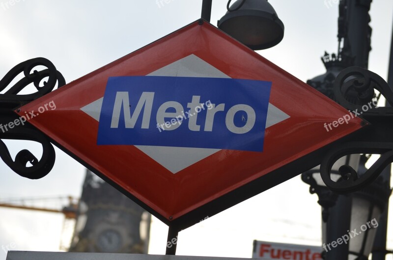 Metro Madrid Plates Transport Station