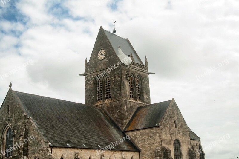 Sainte-mère-église Normandie Church John Steele Parachutist