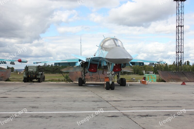 Airfield Plane Aircraft Fighter-bomber Su-34