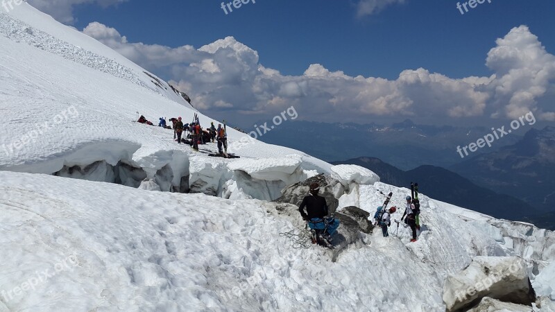 Crevasses Backcountry Skiiing Mountaineer Obstacle Glacier