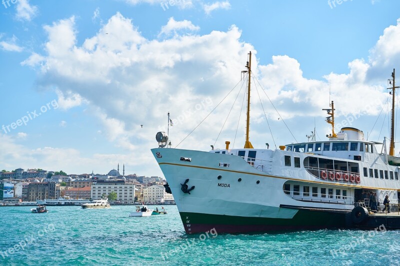 V Marine Clouds Galata Boat