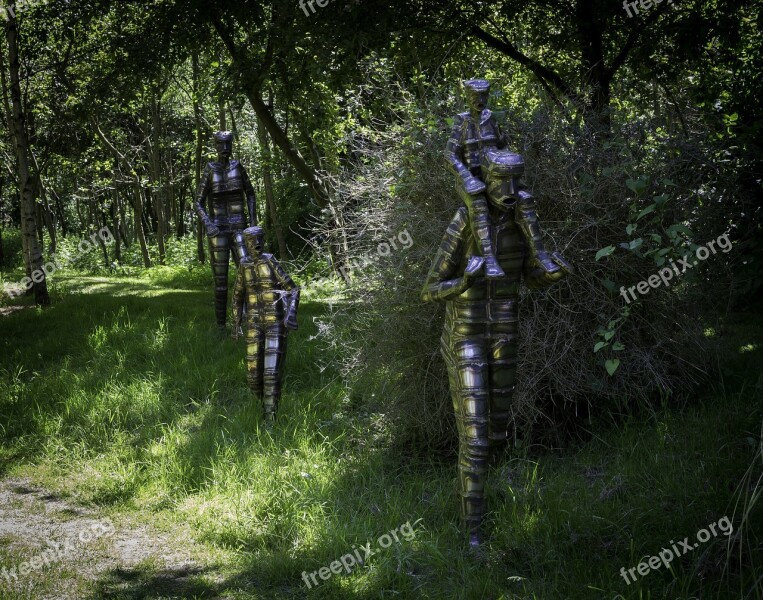 Family Outing Steel Sculpture Sculptor Bob Waters Trees Grass