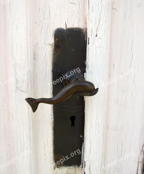 Door Pen Dolphin Castle Keyhole