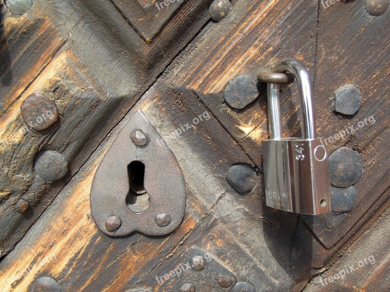 Castle Keyhole Heart Key Door