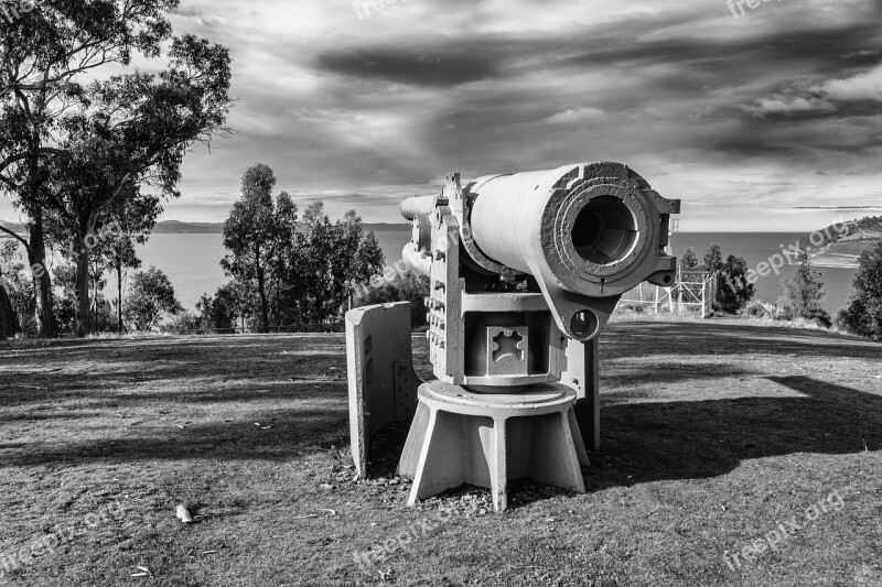 Black And White Cañoñ Old Gun History