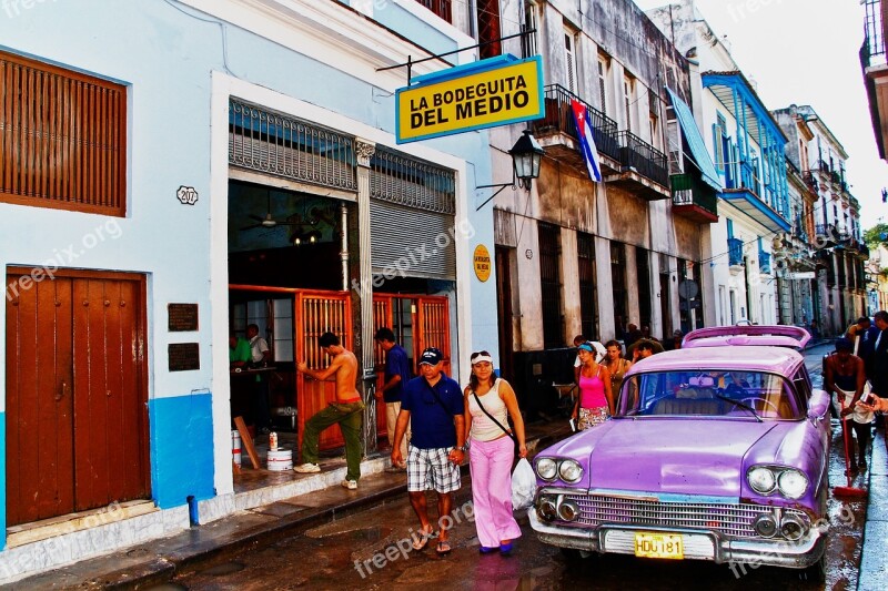 Vat Havana Ancient City Street Old Car