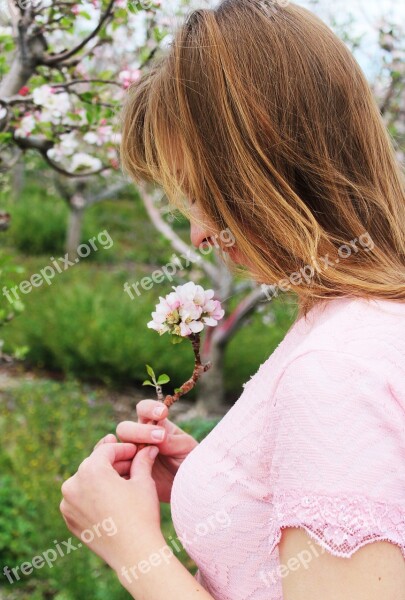 Girl Portriat Flowers Young Lady