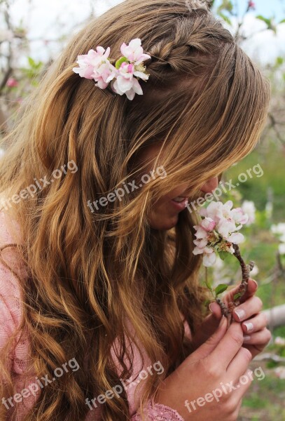 Girl Portriat Flowers Young Lady