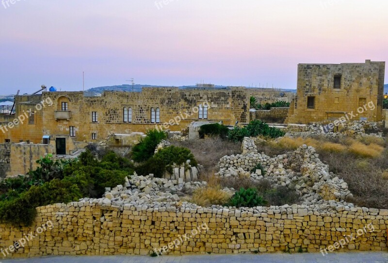 Malta Pierre Twilight Window Wall