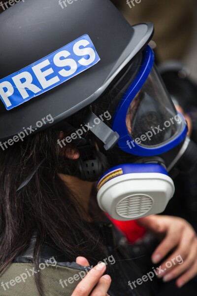 Gas Mask Press Journalist Violence Fog