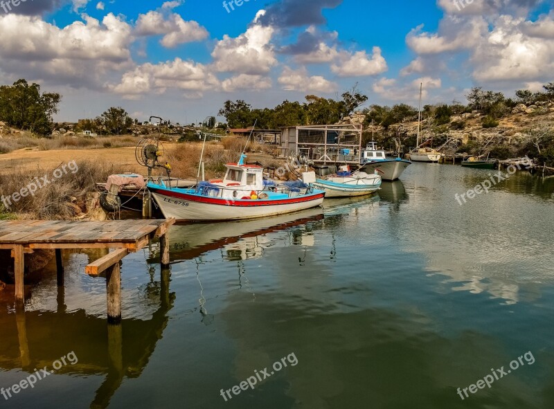 Fishing Boats Dock Fishing Shelter Picturesque Reflections