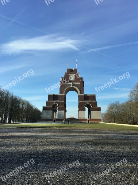 World War 1 Memorial Theip War World