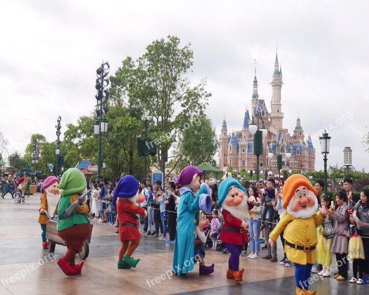 Theme-park Shanghai Disneyland Shanghai Happy Dwarf