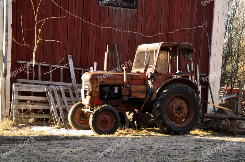 Tractor Skellefteå Barn Morning Sun Red