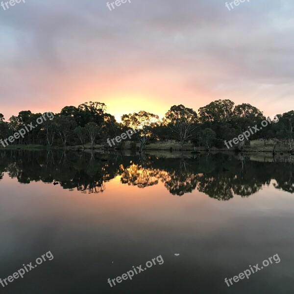 Mirror Image Water Goulburn Weir Nagambie Victoria