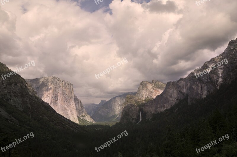 Yosemite Valley Grand Clouds Mountains