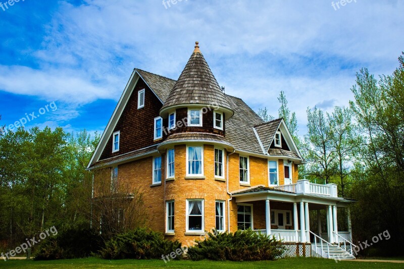 Red Deer Central Alberta Bower Ponds Character Home Vintage