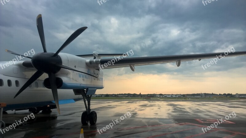 Flying Aviation Passenger Aircraft Hanover Runway