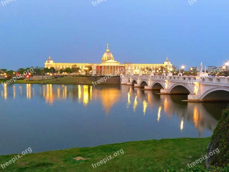 At Dusk Construction Pool Reflection Taiwan Chi Mei Museum