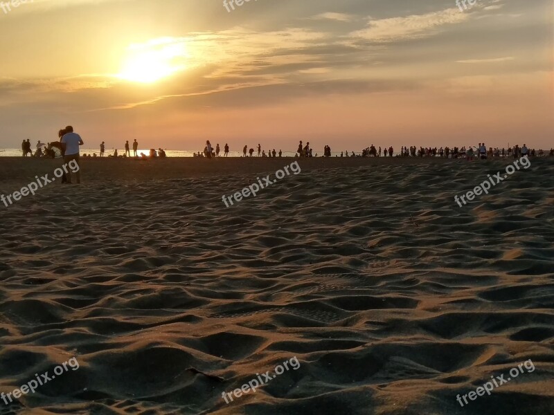 The Evening Sun Sand Beach The Crowds Happy Romantic Free Photos