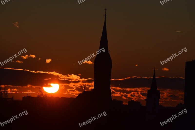 Budapest Sunset Church In The Evening Cloud