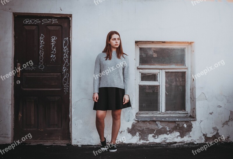 Khitrovka China Town House Window Door