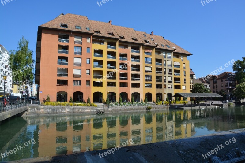 Residence Building Modern Facade Windows