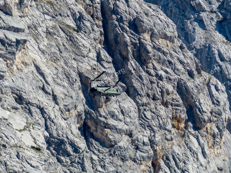 The Knorr Hut Reintal Zugspitze Hike Mountains