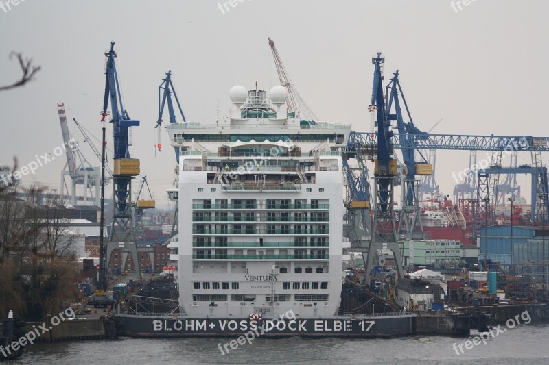 Same 17 Cruise Ship Harbour Cruise Dock Blohm And Voss