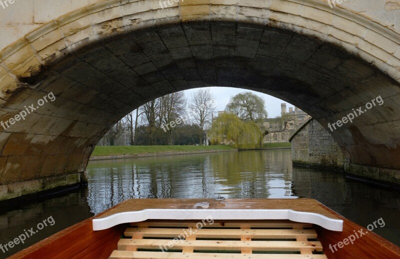 Punt Cambridge Bridge River College