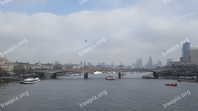 London February City Bridge Thames