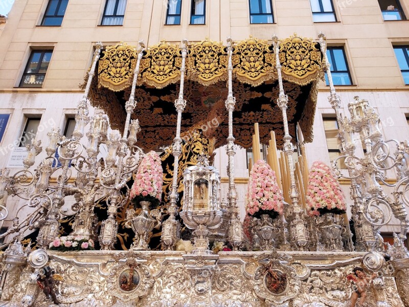 Virgin Tears And Favors Easter Malaga 2017