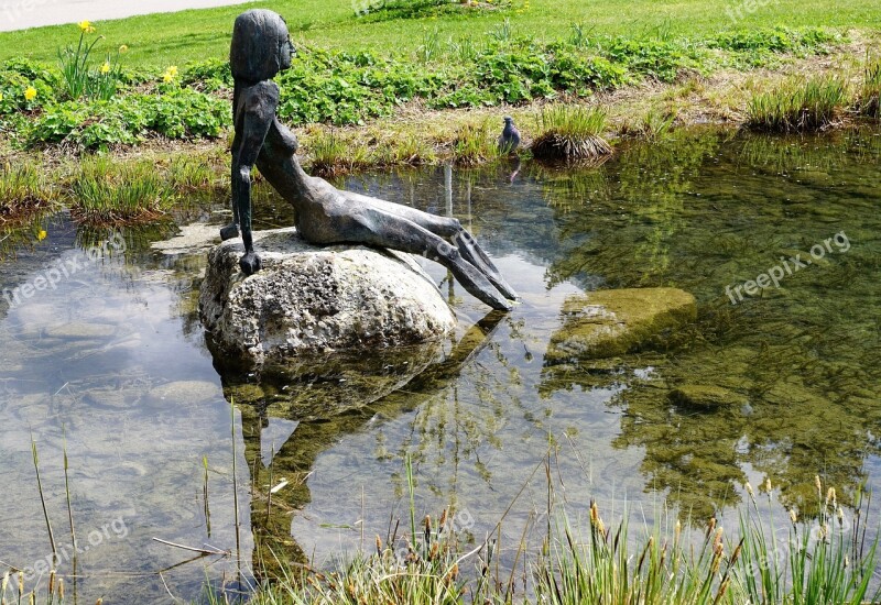 Figure Sculpture Water Woman Naked