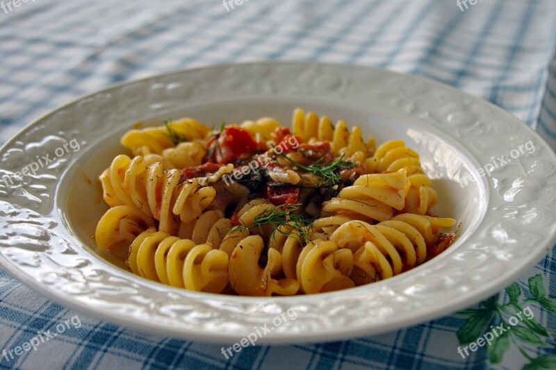 Fusilloni Pasta Italy Italian Cuisine Tomatoes