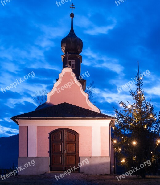 Calvary Chapel Christmas Tree Blue Hour Hollenstein