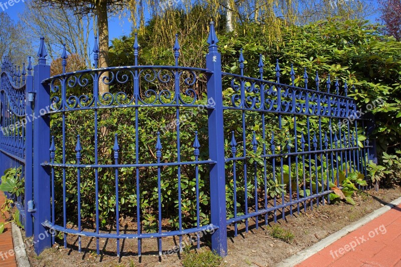 Spring Fence Garden Blue Plot