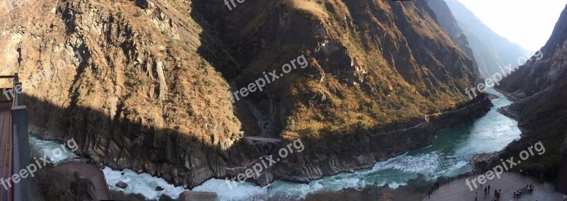 In Yunnan Province The Scenery Tiger Leaping Gorge Free Photos