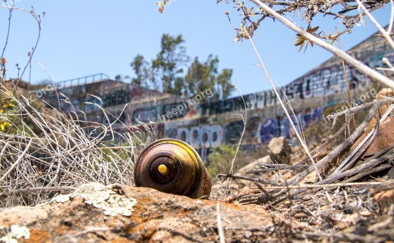 Spray Paint Can Graffiti Dam