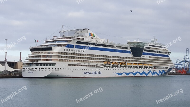 Cruise Ship Cruise Ship Aida Aidablu