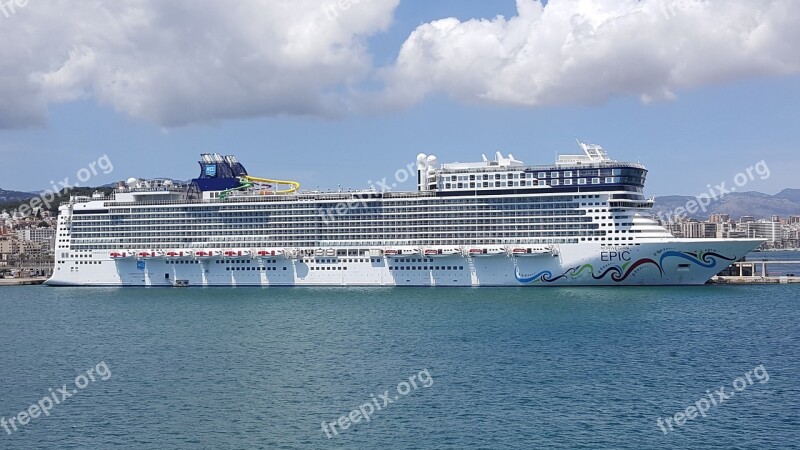 Cruise Ship Cruise Ship Ncl Norwegian Epic