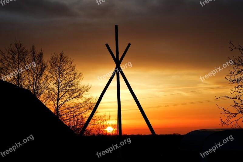 Tipi Indian Village West The Sun